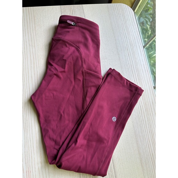 lululemon athletica Pants - Lululemon Women's Burgundy Maroon Capri‎ Leggings, Size 2 With Pockets